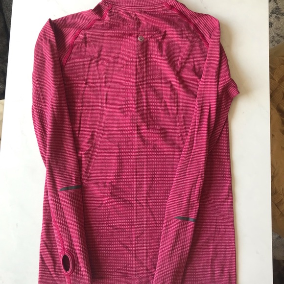Lululemon Swiftly tech half zip. Size 8 - Picture 4 of 7